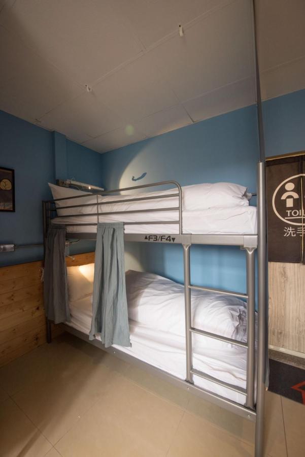 Deer Traveler Hostel Юйчи Экстерьер фото