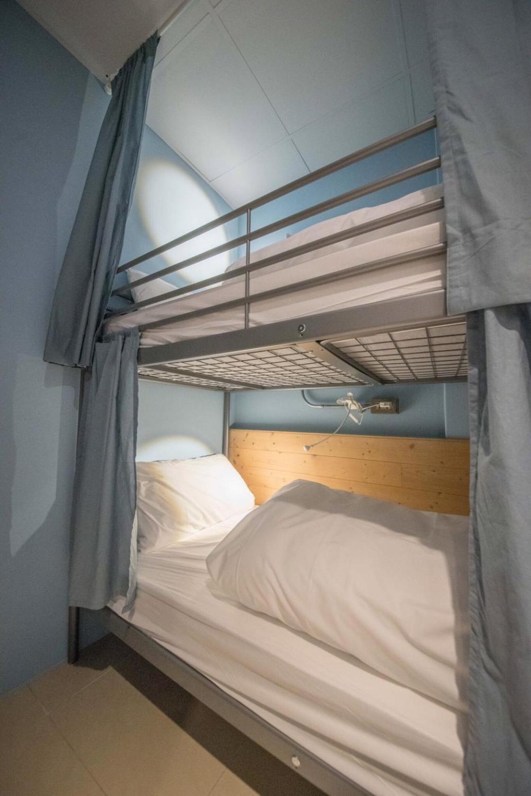 Deer Traveler Hostel Юйчи Экстерьер фото