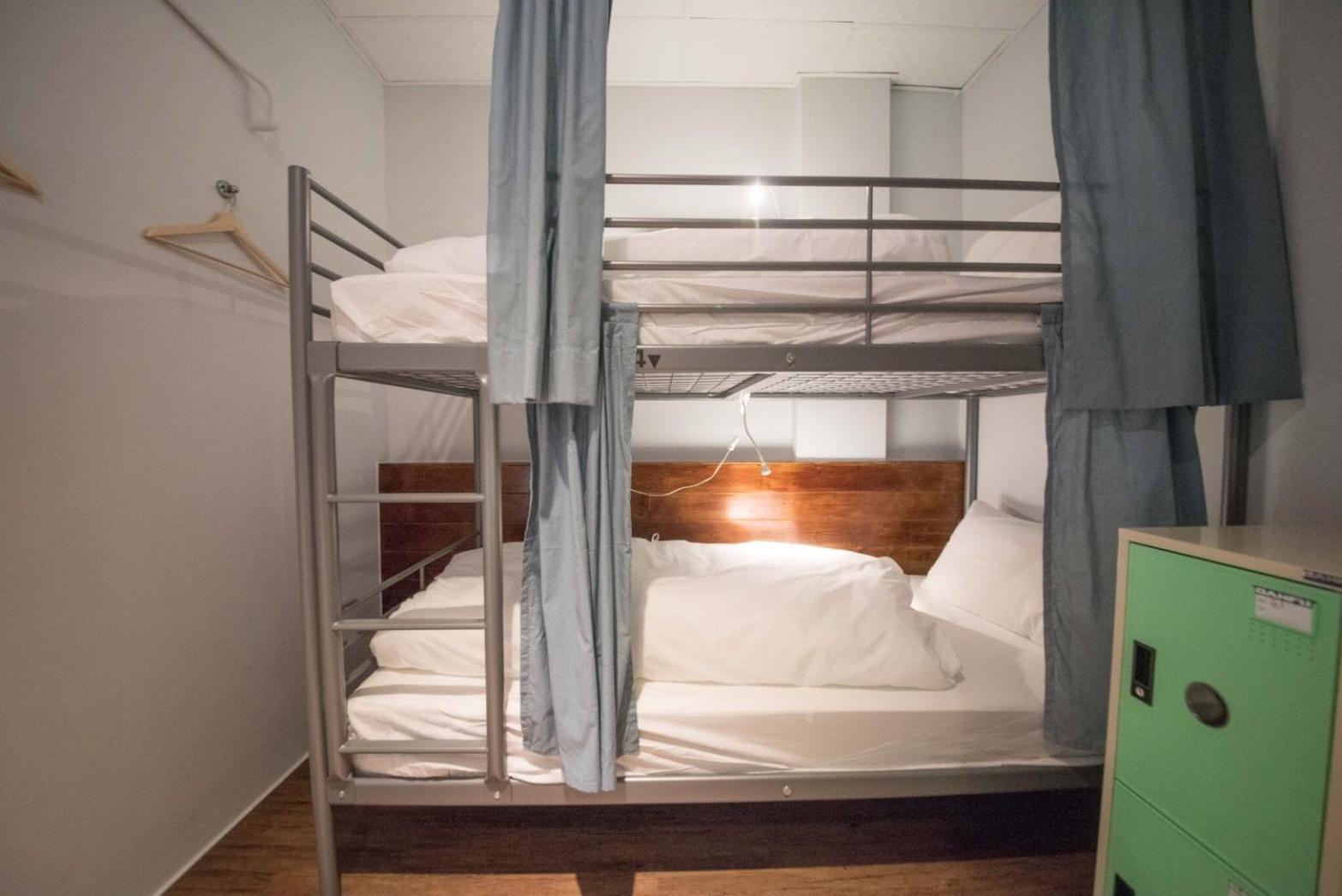 Deer Traveler Hostel Юйчи Экстерьер фото
