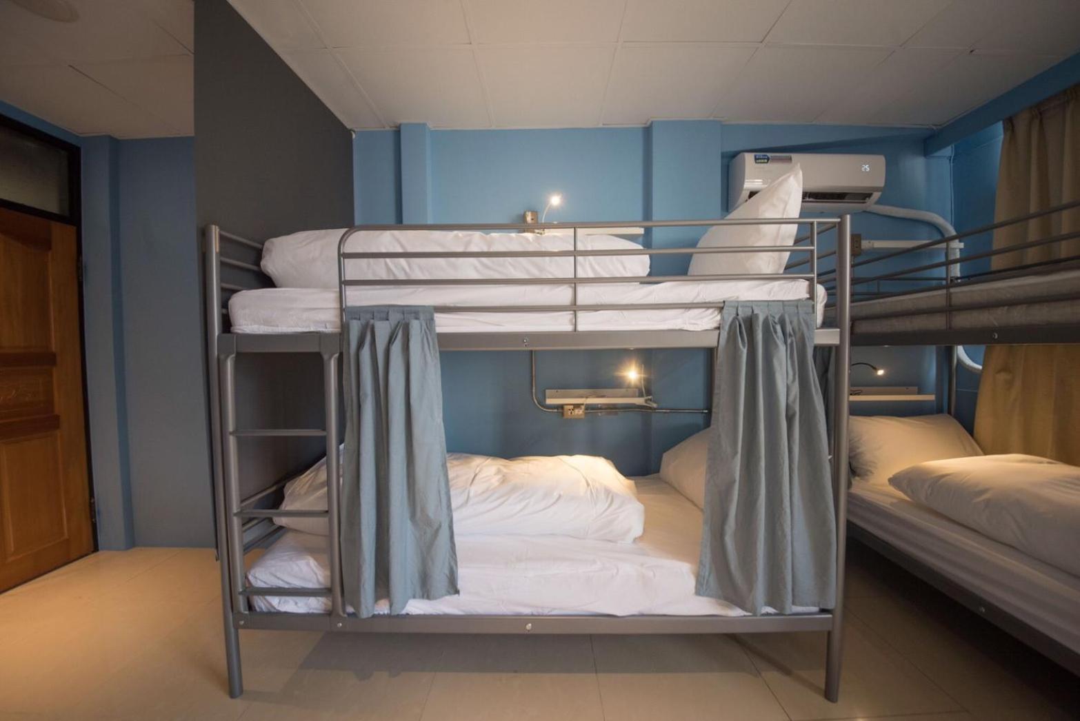 Deer Traveler Hostel Юйчи Экстерьер фото