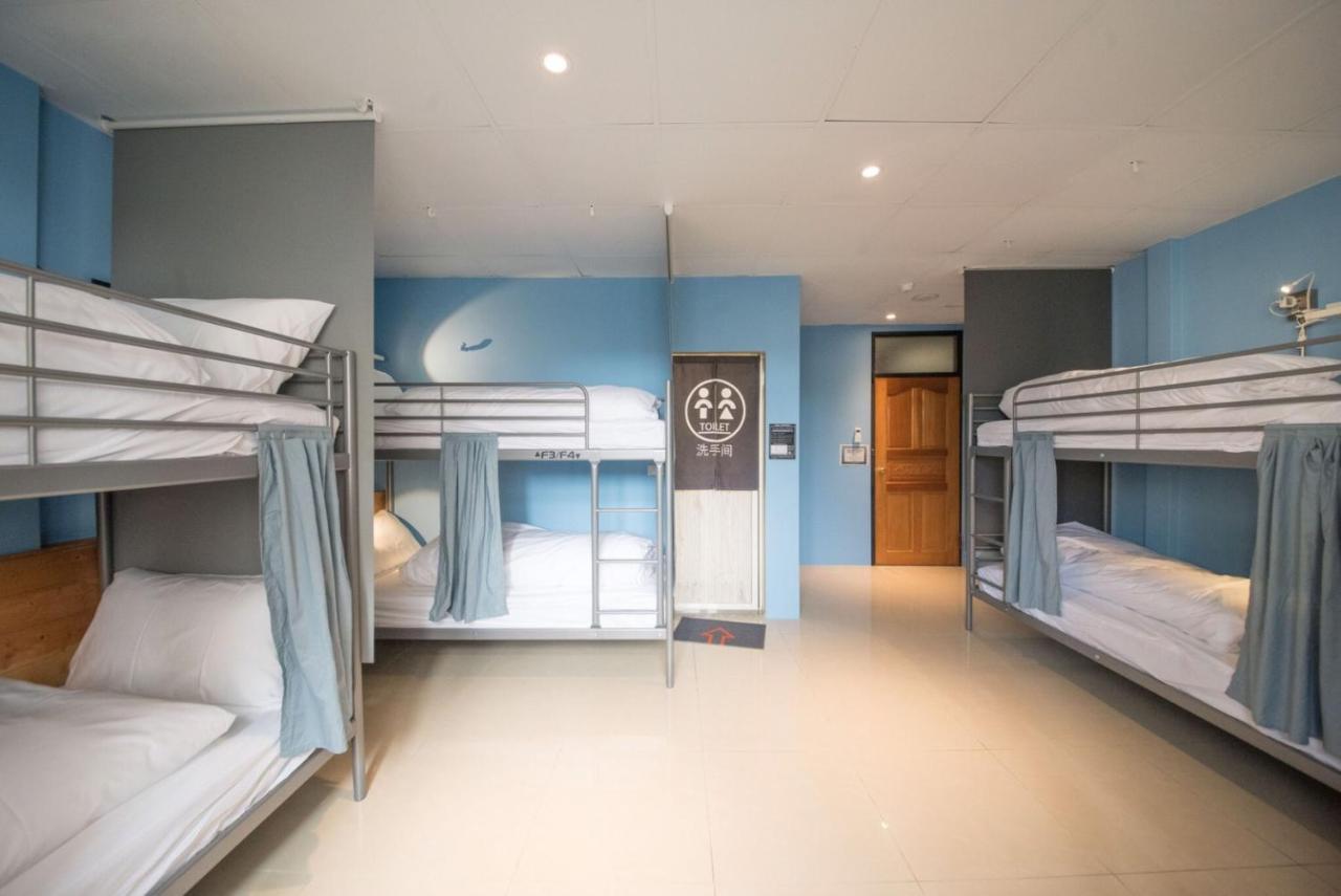 Deer Traveler Hostel Юйчи Экстерьер фото