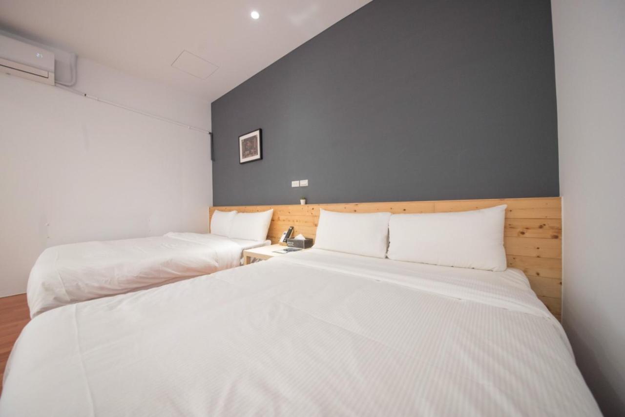 Deer Traveler Hostel Юйчи Экстерьер фото