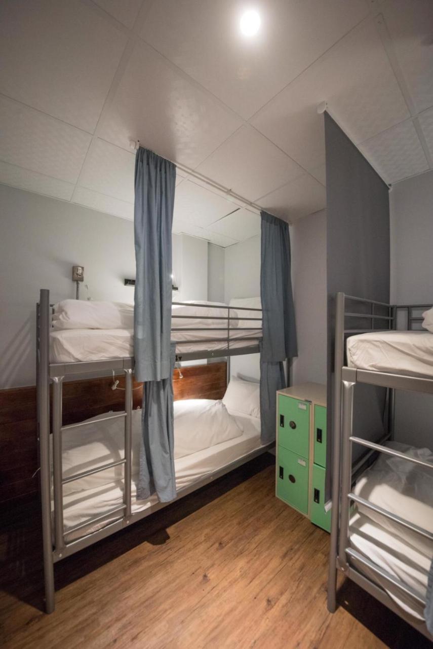 Deer Traveler Hostel Юйчи Экстерьер фото