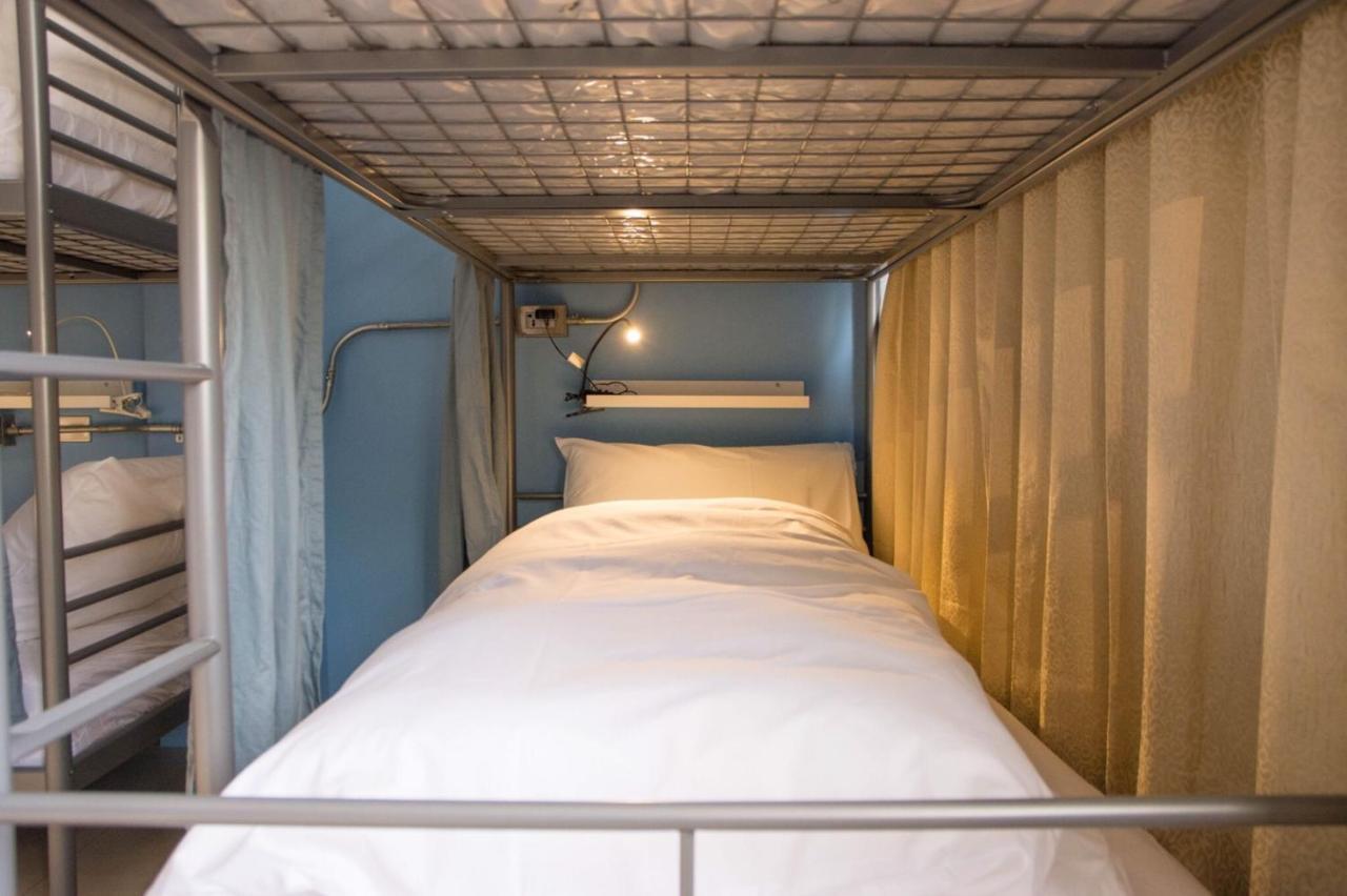 Deer Traveler Hostel Юйчи Экстерьер фото