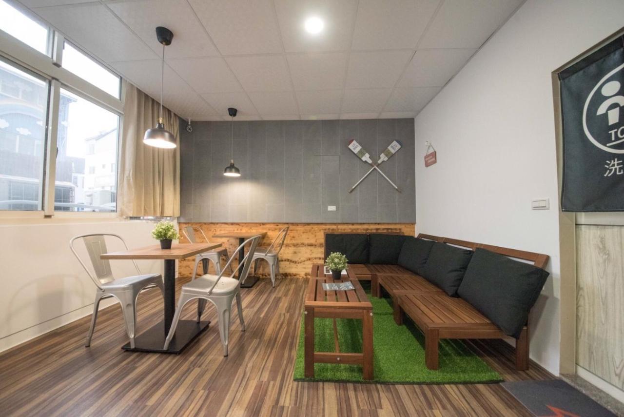 Deer Traveler Hostel Юйчи Экстерьер фото