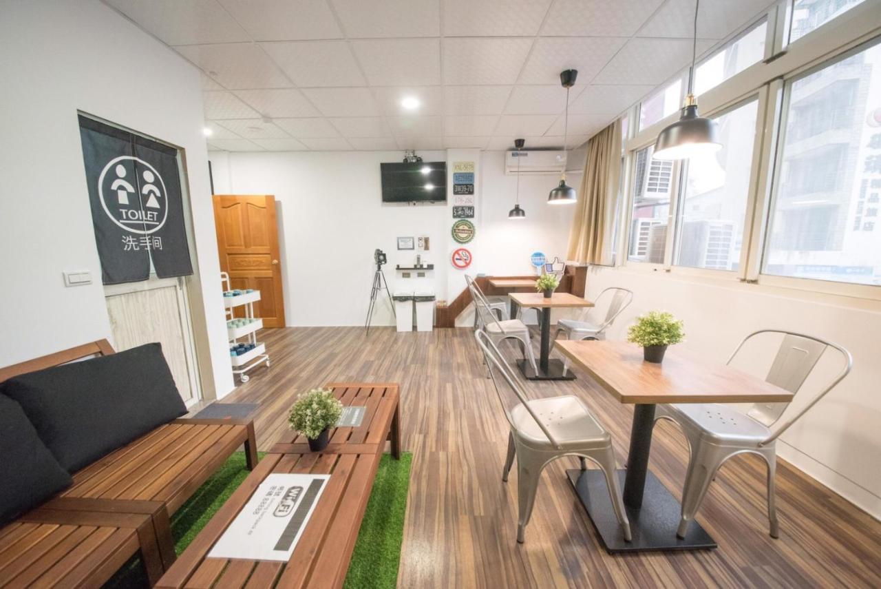 Deer Traveler Hostel Юйчи Экстерьер фото